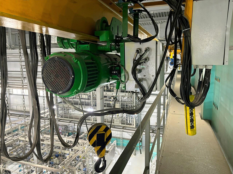 Electric winch in Construction-1